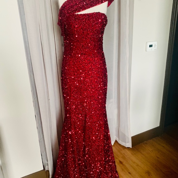 Burgundy Sequin Gown - Picture 2 of 3